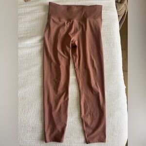 Blush Vuori full length leggings!